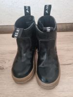 Stiefel  Schwarz  Leder H&M Gr 27 Baden-Württemberg - Villingen-Schwenningen Vorschau