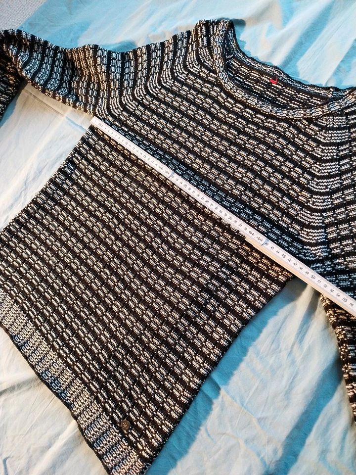 Pulli v. Manguun, schwarz/weiß, Rundhalsausschnitt, 60%Cotton in Siegburg