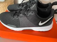 Nike Sportschuhe Damen WMNS City Trainer Schwarz Gr. 40 Niedersachsen - Bad Bevensen Vorschau