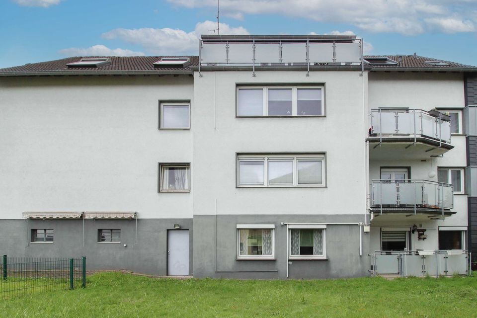 Gepflegt und einzugsbereit: 2-Zi.-Souterrainwohnung mit Terrasse am Stadtrand in Remscheid