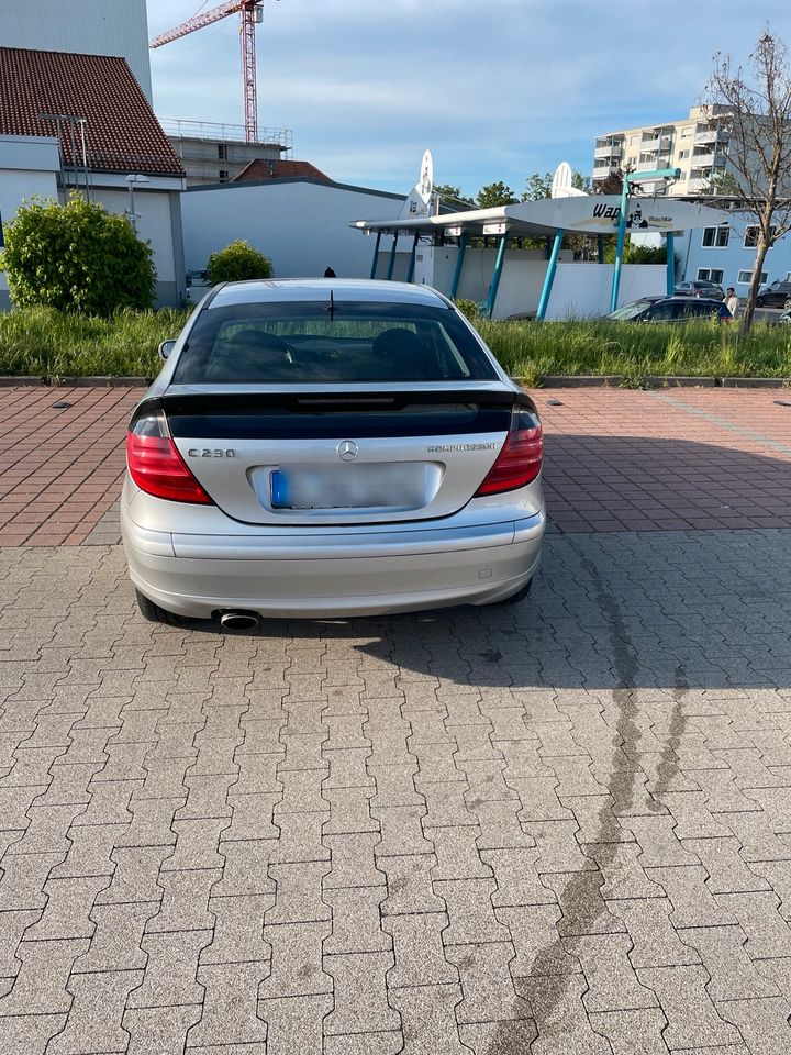 Mercedes-Benz C230 Coupe Kompressor Automatik TÜV NEU in Stuttgart