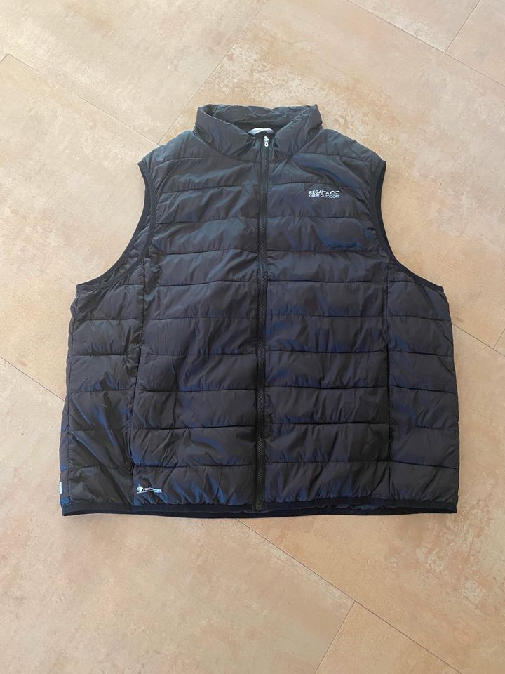 REGATTA Weste schwarz Gr. 48 / XXXXL in Neu Duvenstedt-Nord