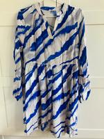Kleid blau beige 36 Vila batik Berlin - Steglitz Vorschau
