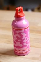 Kinder Trinkflasche "Gehört mir" pink/rot München - Milbertshofen - Am Hart Vorschau