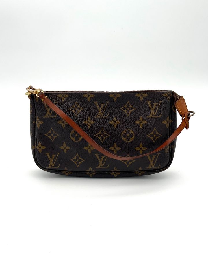 Louis Vuitton Pochette Accessoires Tasche Monogram in Berlin