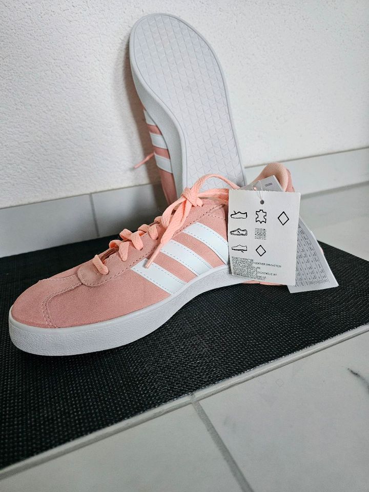 NEU Adidas sneakers Leder in Sindelfingen