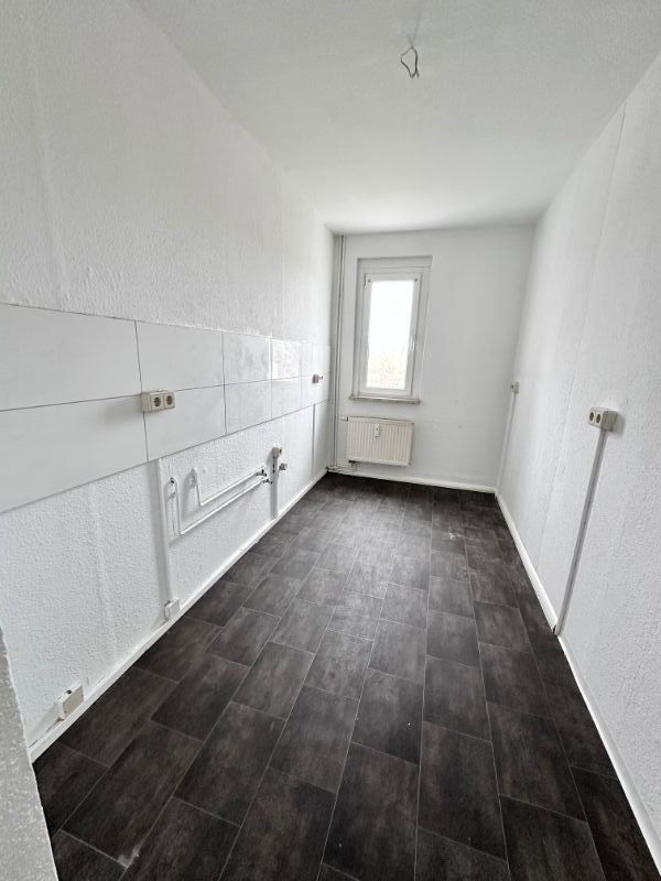 // Hier haben alle Platz // Kautionsfrei + 1 Monat Kaltmietfrei // 6 Zimmer mit 2 Bädern + 2 Balkonen // in Hainichen