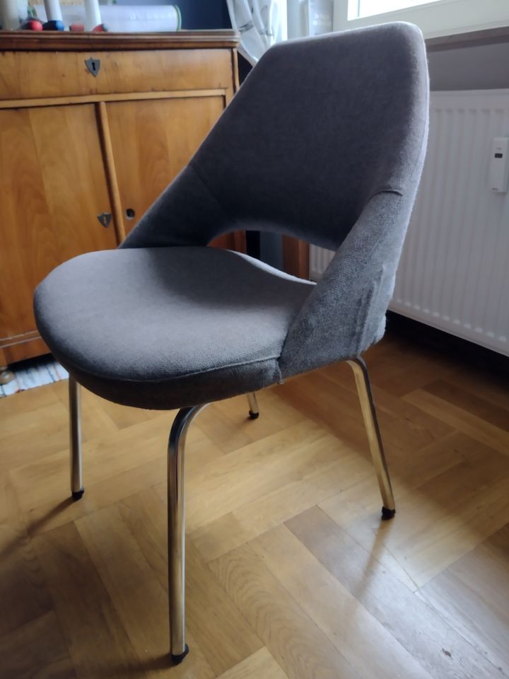 2x Stühle, sehr bequem, 70er Design, ähnl. "Eero Saarinen Knoll" in Freiburg im Breisgau