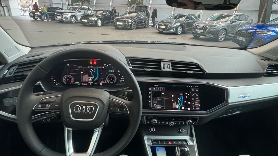 Audi Q3 40 TDI QUATTRO SLINE S TRONIC MYTHOS SCHWARZ GARANTIE in Ludwigsburg