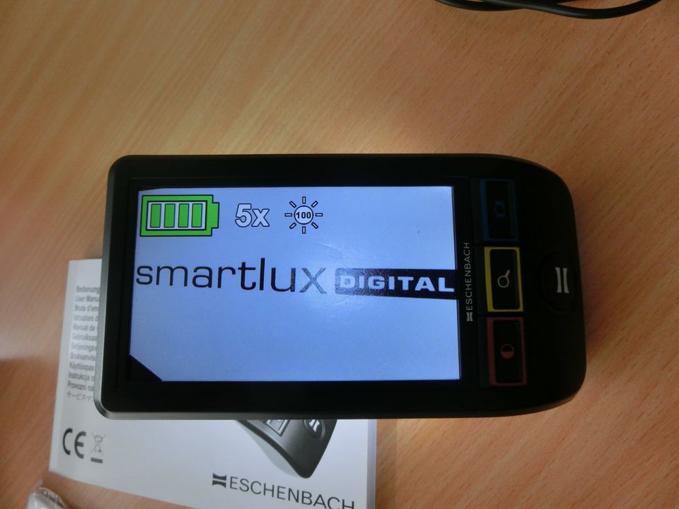 Eschenbach Smartlux Dgital Mobile Lupe in Waldsassen