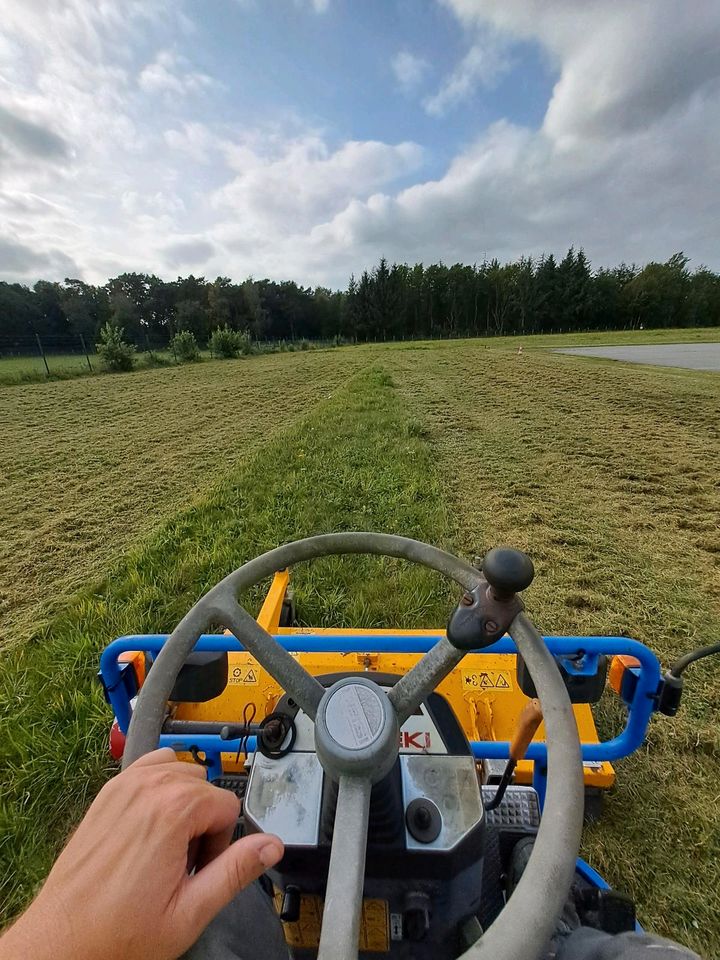  Professionelle Mulcharbeiten für Großflächen  in Nordholz