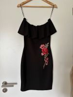 Schulterfreies Kleid mit Blumenstickerei Süd - Niederrad Vorschau