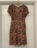 Pepe Jeans Kleid mit Perlenstickerei coral gemustert Gr. M Bayern - Freilassing Vorschau