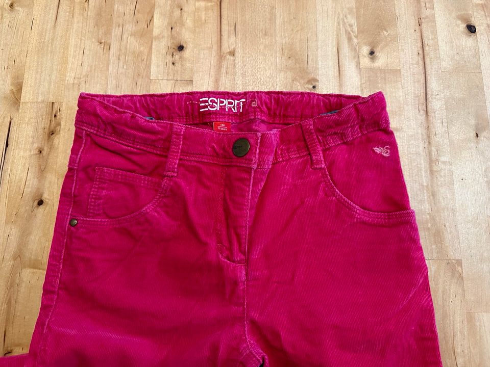 Esprit Mädchen Cord Hose Gr.146 Neuwertig in Berlin