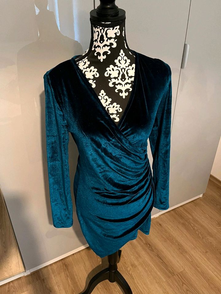 Blaues Abendkleid - Damen Größe M in Ergolding