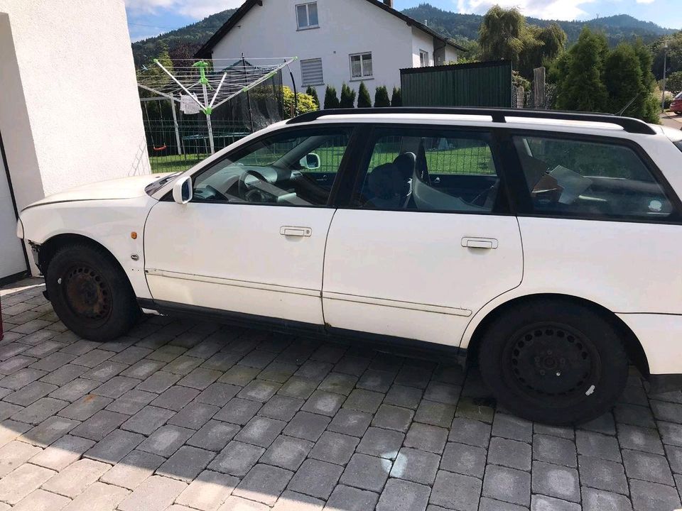 Audi A4 B5 Avant Quattro 2.8 V6 30V VR6 in Eutingen