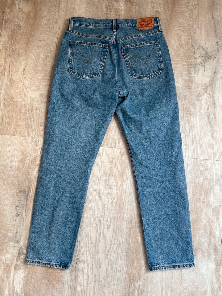 Levi’s Jeans 501/ Blau/ W29 L30 NEU ohne Etikett in Syke