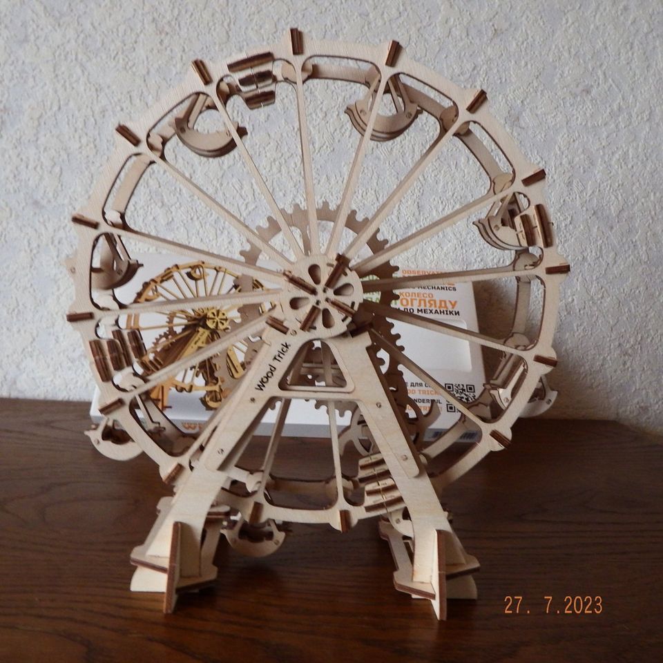 Riesenrad aus Holz von Wood Trick in Essen