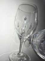 5 Weingläser Stilglas Tropfenmuster transparent H=14 cm, Ø 5 cm Rheinland-Pfalz - Badem Vorschau