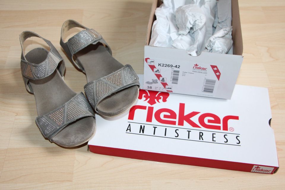 RIEKER Sandaletten Sandalen Gr. 38 grau Glitzer Fußbett in Rechlin