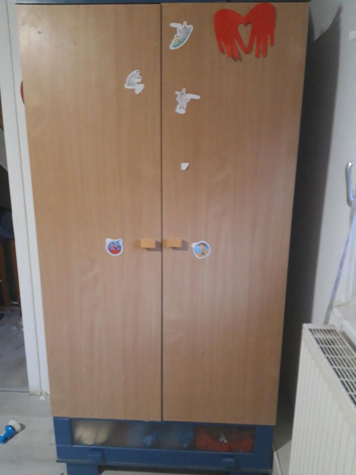 Kinderkleiderschrank in Backnang