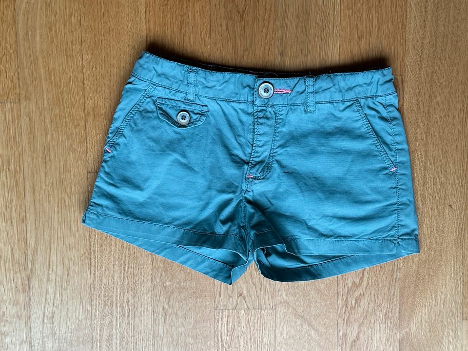 H&M Zara Shorts Jeans Gr 116 122 (128) blau khaki in Frankfurt am Main