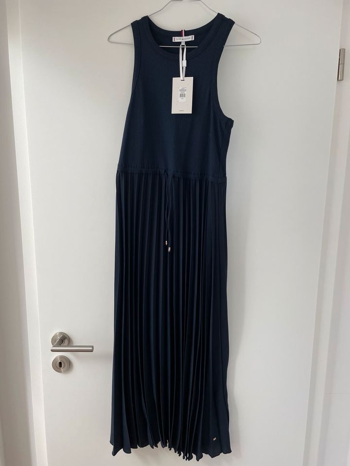 Kleid Maxikleid Plissee Tommy Hilfiger Größe XS in Waiblingen