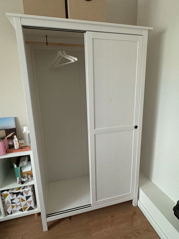 Hemnes Kleiderschrank in Bernau