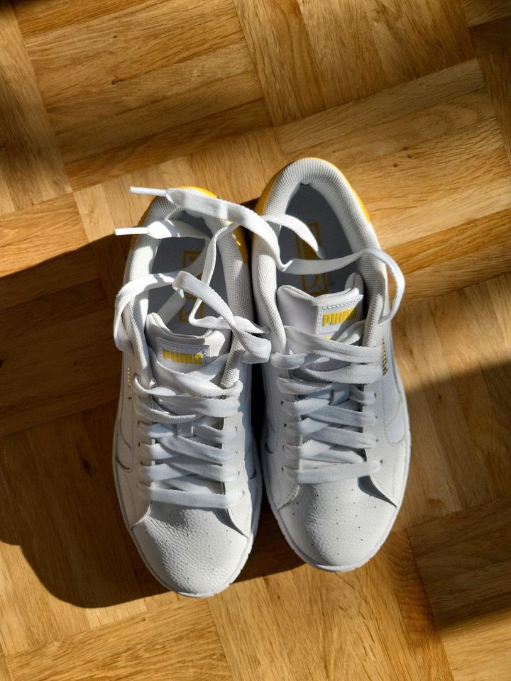 Puma Sneaker 40,5 weiß gelb wie neu in Rastede