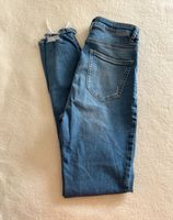 Blaue High Waist Jeans (36) Niedersachsen - Kutenholz Vorschau