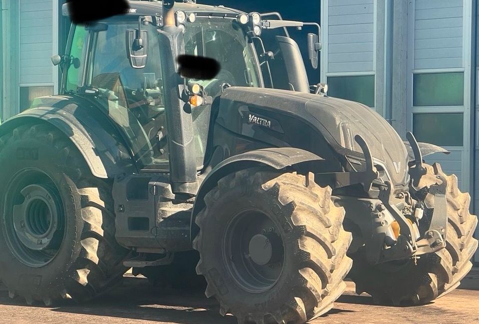 Valtra T234 Traktor in München