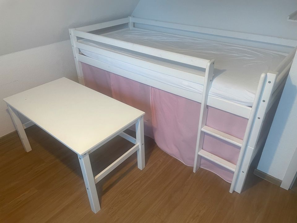 Kinderzimmer Hoppekids Schreibtisch Holz Farbe weiß ! TOP NO Ikea in Lübbecke 