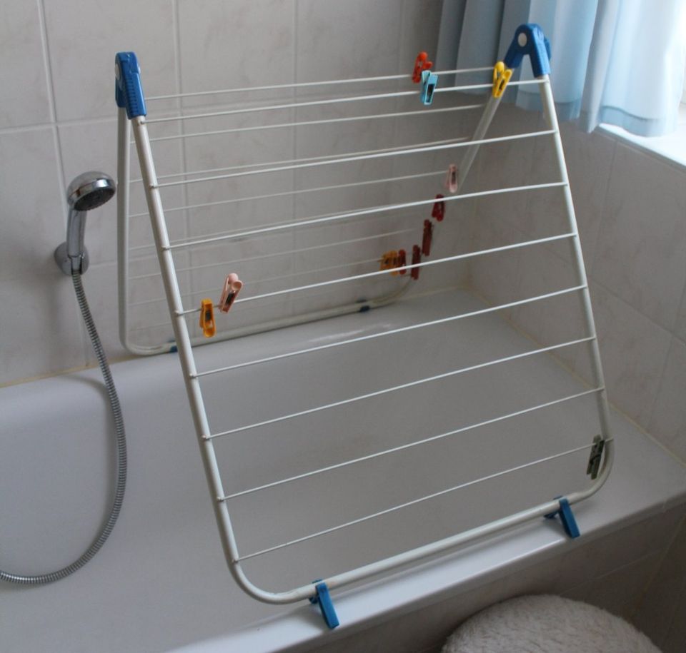2x Wäscheständer für die Badewanne; Wäschetrockner mit über 9m in Bad Belzig