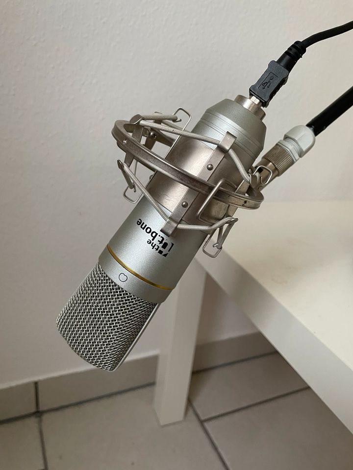 Mikrofon mit Mikrofonständer in Bad Sulza