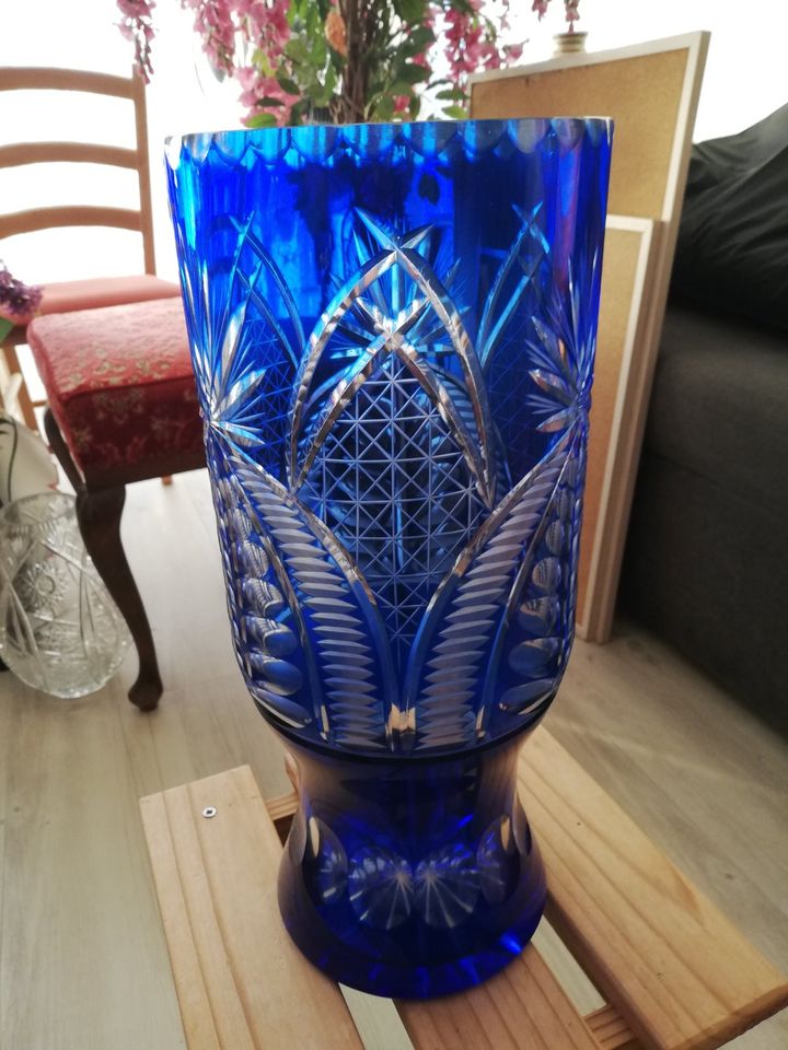 Wunderschöne Vase aus Blei  Kristall Kobalt blau Flächenschnitt in Villingen-Schwenningen