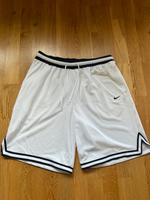 Nike Herren Bermuda Größe XL Hannover - Herrenhausen-Stöcken Vorschau