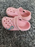 Garten Schuhe Mädchen rosa crocs Glogs 25 Meerjungfrau Bayern - Schwarzenbach a d Saale Vorschau