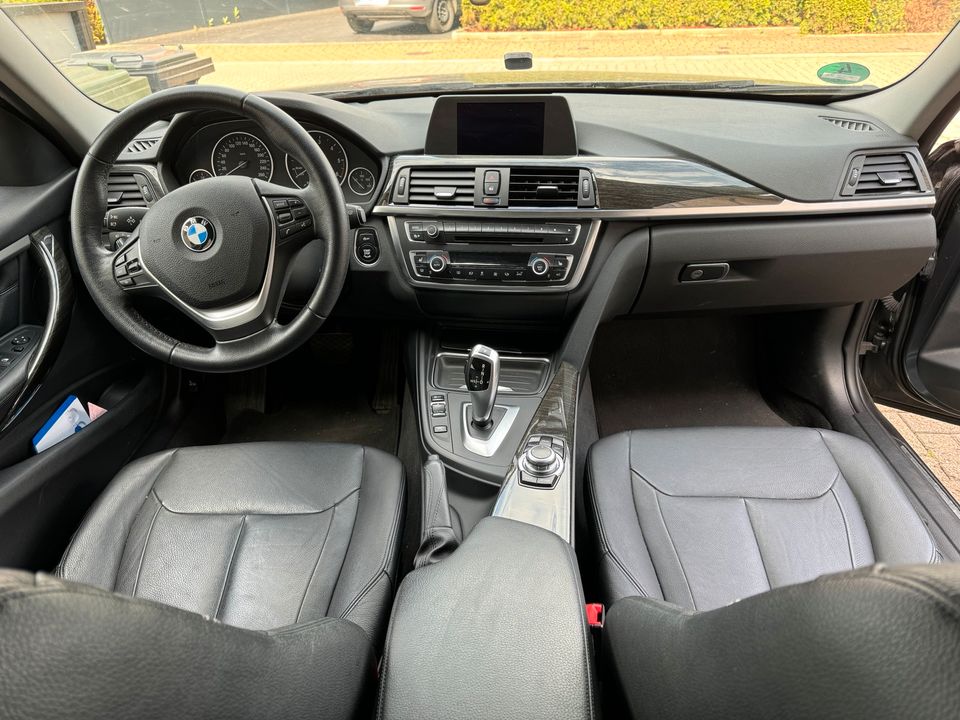 BMW 318d Touring Aut. Luxury Line AHK, PDC, Bi-Xenon in Salzgitter