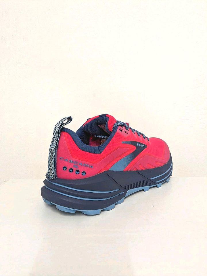 Neu Damen Trailrunningschuhe Brooks Gr 38,5 in Ottweiler