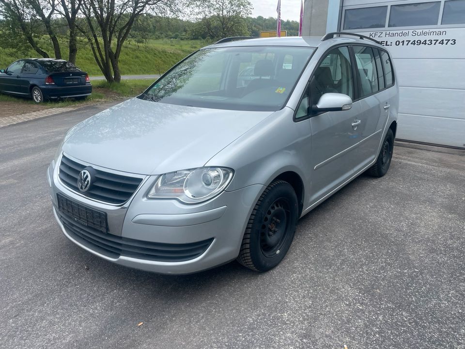 VW Touran 1,4l 7 Sitzer in Althengstett