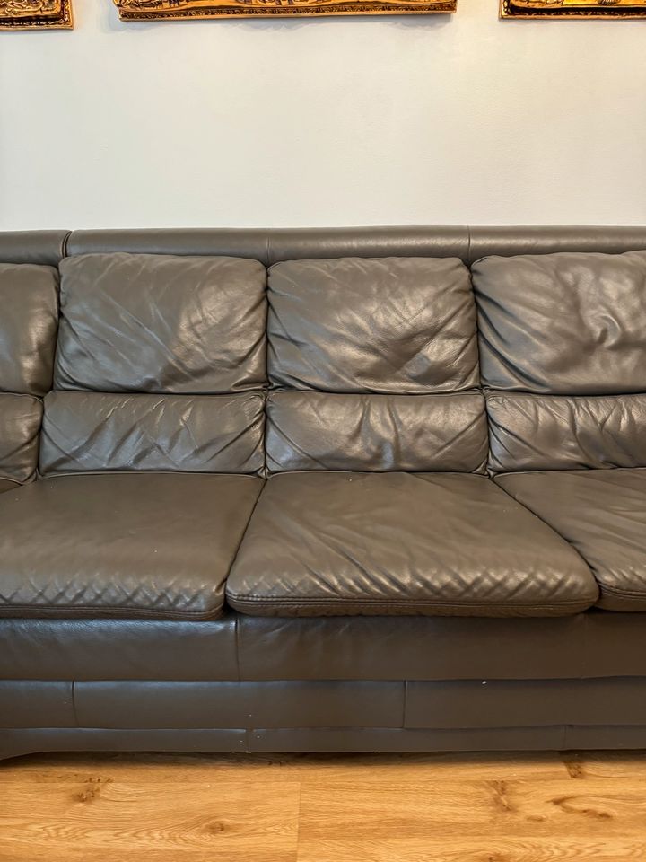 Echt Leder Sofa by himolla mit drehbaren Sessel in Hannover
