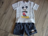 Mickey Mouse -T-Shirt mit kurzer Hose - Größe 116 Niedersachsen - Rhauderfehn Vorschau