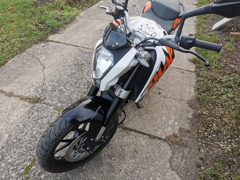 KTM Duke 125 aus 2014 in Neubrandenburg