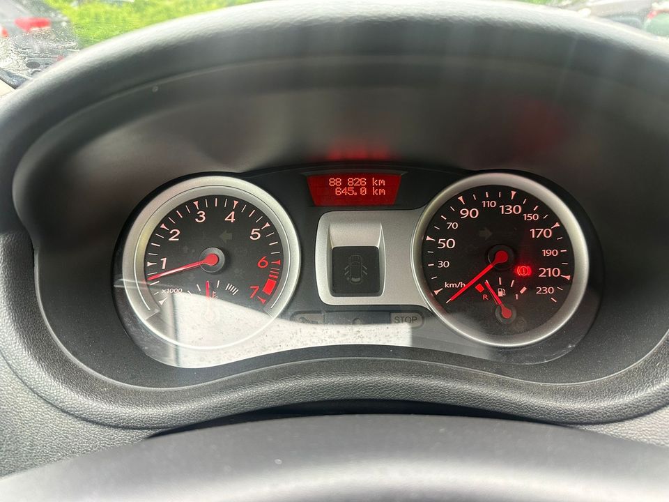 Renault Clio/75 PS/Klima/TÜV neu/Allwetterreifen/Zuverlässig in Eschborn