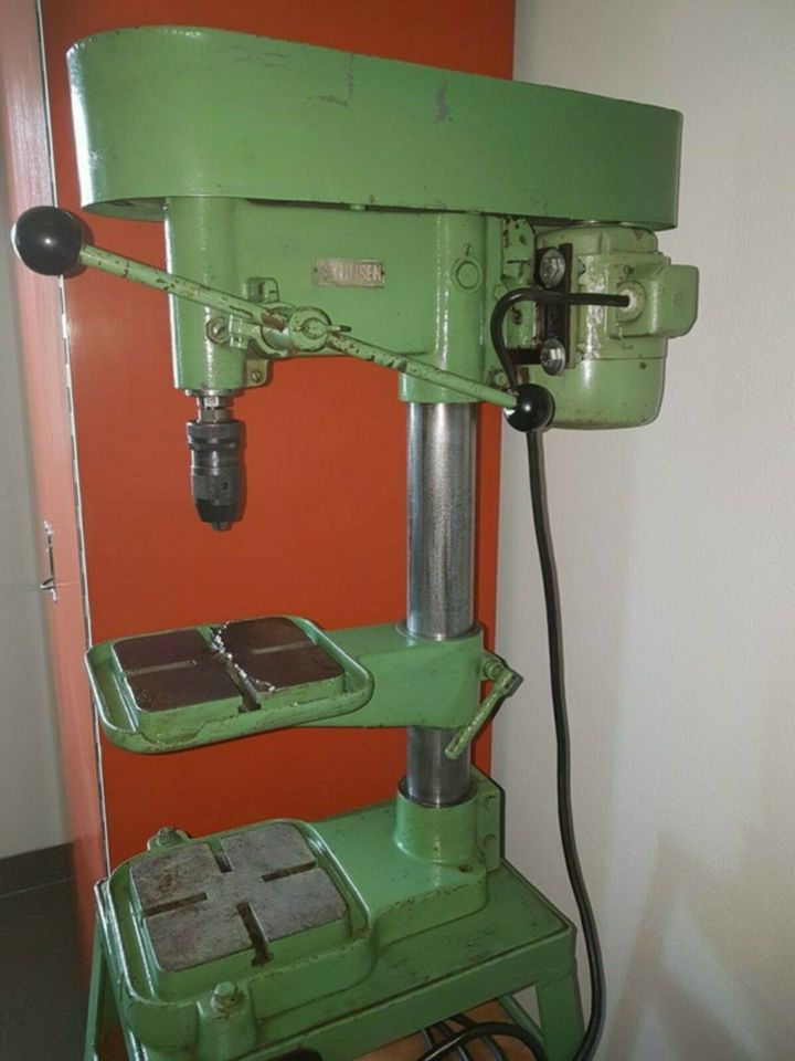 Vintage Standbohrmaschine Tischbohrmaschine Schraubstock Werkzeug in Cham