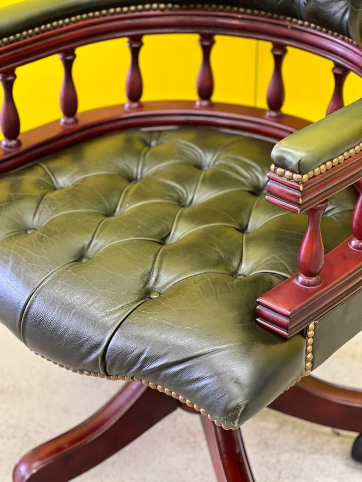 Original englischer Chesterfield Sessel . bürostuhl  RETRO-ANTIK in Ratingen