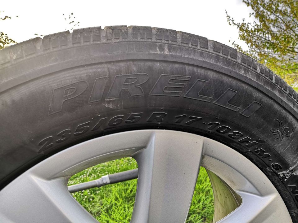 Originale VW Touareg Alufelge mit Pirelli Reifen 235/65/R17 in Koblenz