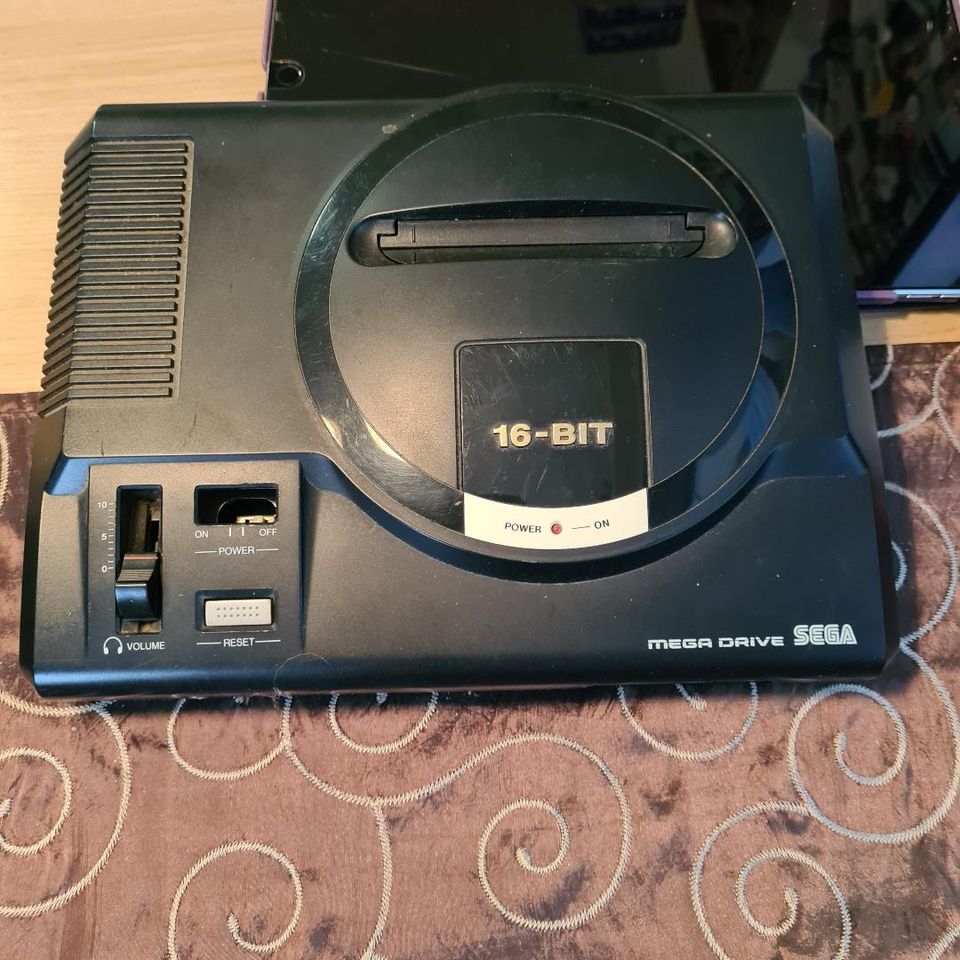 Sega Mega drive 16 Bit Konsole in Datteln