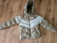 Nike Kinderjacke Daunenjacke Hooded Jacke Winterjacke 128-137 Berlin - Treptow Vorschau