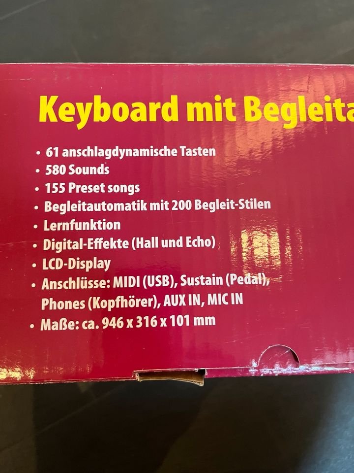 Keyboard Piano und mobiler Keyboardständer in Wedel